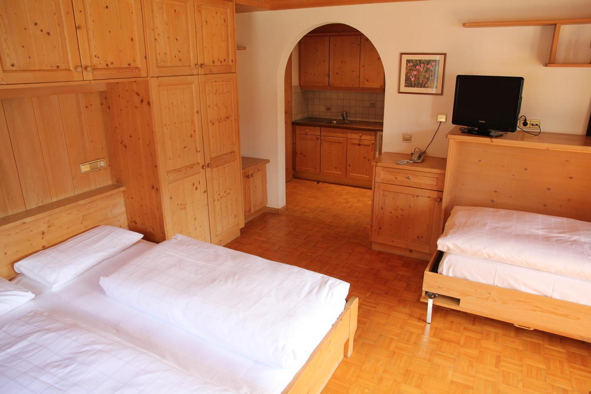 Hotel Cavallino Badia  Buitenkant foto